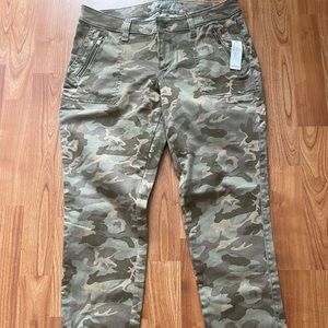 Old Navy Rock Star - Size 8petite